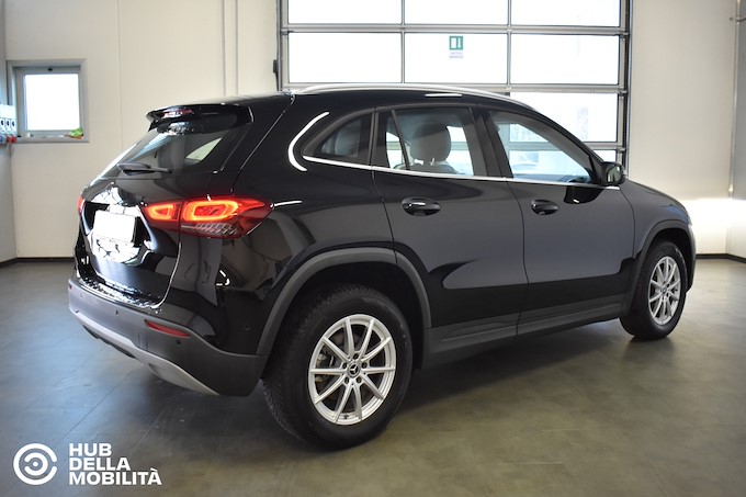 MERCEDES-BENZ GLA 180 d Automatic Business